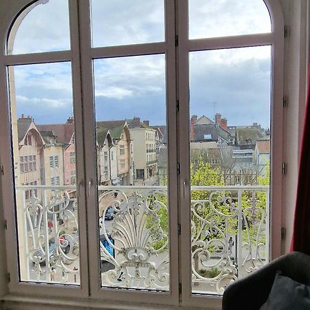 Au Coeur De Ville Труа Экстерьер фото