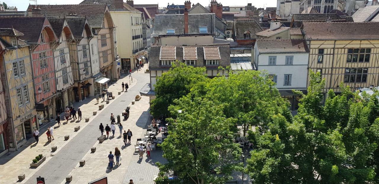 Au Coeur De Ville Труа Экстерьер фото